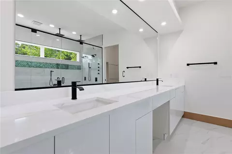 Bath - 12041 SW 12th Ln, Gainesville, FL 32607 photo 5 of 8