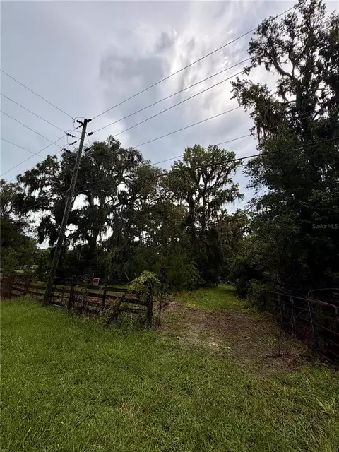 12602 SW Williston Rd, Micanopy, FL 32667