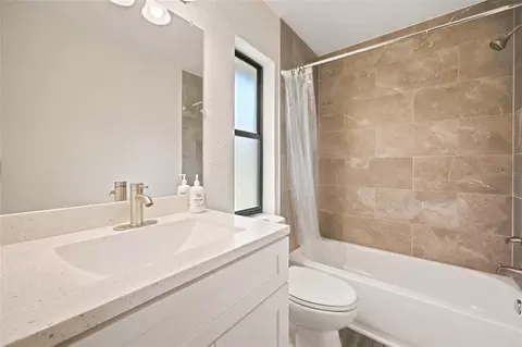 Bath - 105 E Harvard St, Inverness, FL 34452 photo 4 of 4