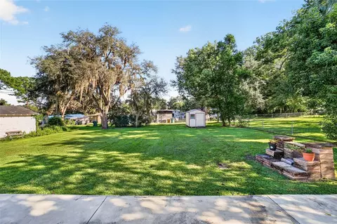 Exterior - 1139 NE 8th St, Ocala, FL 34470 photo 2 of 6