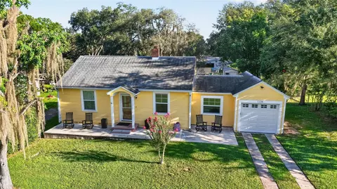 Exterior - 1139 NE 8th St, Ocala, FL 34470 photo 4 of 6