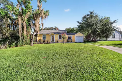 Exterior - 1139 NE 8th St, Ocala, FL 34470 photo 5 of 6