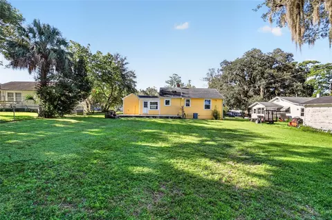 Exterior - 1139 NE 8th St, Ocala, FL 34470 photo 1 of 6