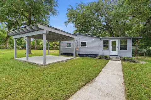 Exterior - 18467 NW 57th Ct, Reddick, FL 32686 photo 9 of 10