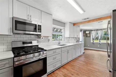 Kitchen - 18467 NW 57th Ct, Reddick, FL 32686 photo 4 of 4