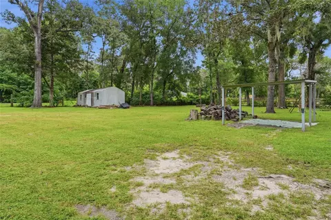 Exterior - 18467 NW 57th Ct, Reddick, FL 32686 photo 6 of 10