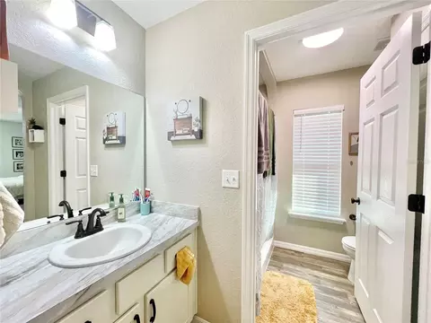 Bath - 121 NW 5th Pl, Williston, FL 32696 photo 1 of 5
