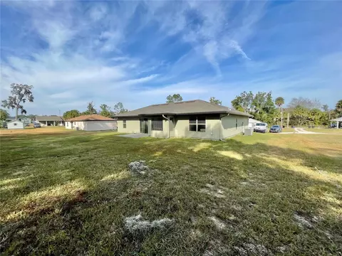 Exterior - 121 NW 5th Pl, Williston, FL 32696 photo 4 of 5