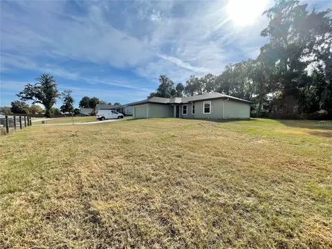 Exterior - 121 NW 5th Pl, Williston, FL 32696 photo 3 of 5