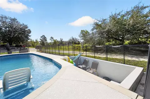 Exterior - 5151 NE 124th Ter, Williston, FL 32696 photo 5 of 16