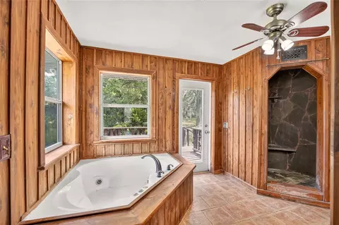 Bath - 5151 NE 124th Ter, Williston, FL 32696 photo 1 of 6