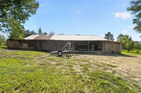 Exterior - 5151 NE 124th Ter, Williston, FL 32696 photo 9 of 16