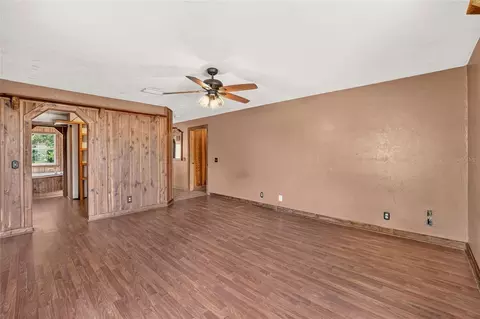 Living - 5151 NE 124th Ter, Williston, FL 32696 photo 5 of 6