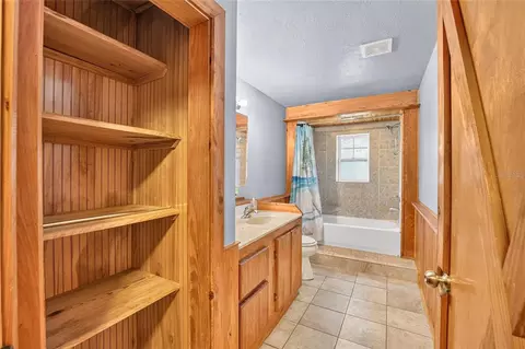 Bath - 5151 NE 124th Ter, Williston, FL 32696 photo 4 of 6