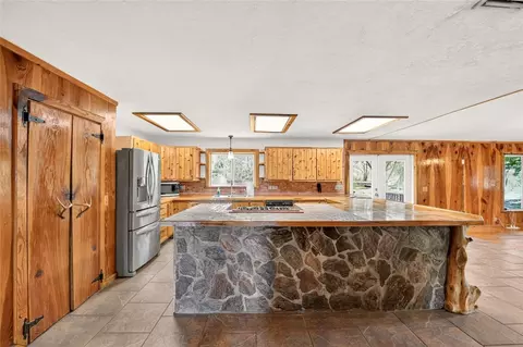 Kitchen - 5151 NE 124th Ter, Williston, FL 32696 photo 5 of 5