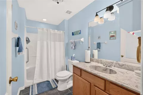 Bath - 118 Garnet Pl, Interlachen, FL 32148 photo 1 of 5