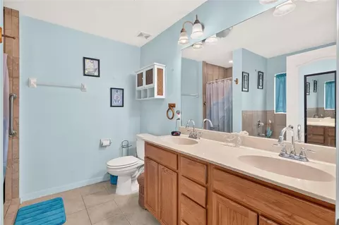 Bath - 118 Garnet Pl, Interlachen, FL 32148 photo 3 of 5