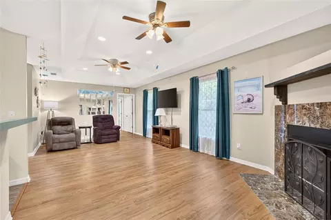 Living - 118 Garnet Pl, Interlachen, FL 32148 photo 1 of 2