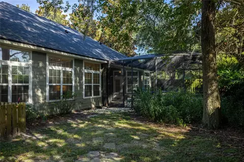 Exterior - 915 SW 86th Way, Gainesville, FL 32607 photo 13 of 16