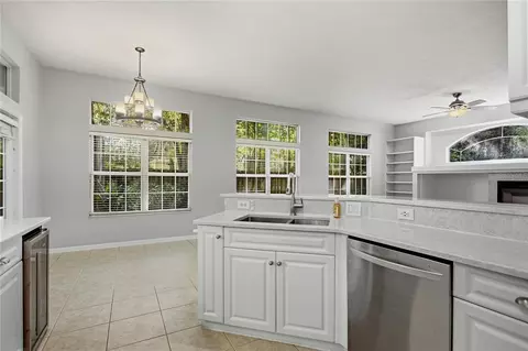 Kitchen - 915 SW 86th Way, Gainesville, FL 32607 photo 2 of 5