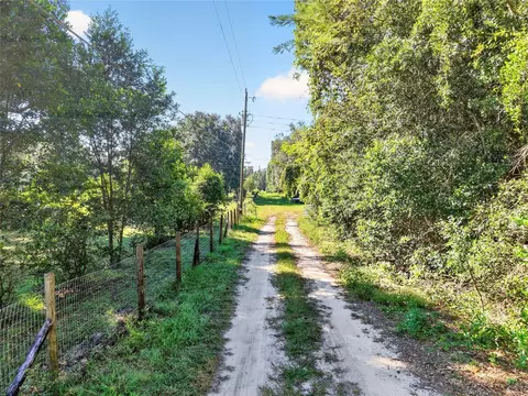 7700 SW 77th St, Gainesville, FL 32608