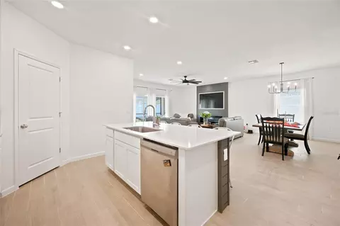 Kitchen - 551 NW 4th Pl, Williston, FL 32696 photo 5 of 5