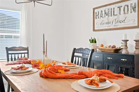 Dining - 551 NW 4th Pl, Williston, FL 32696 photo 2 of 4