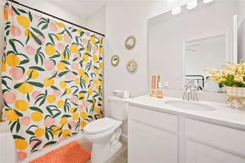 Bath - 551 NW 4th Pl, Williston, FL 32696 photo 3 of 4