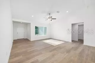 Entry Way - 15320 NE 2nd Pl, Williston, FL 32696 photo 3 of 5