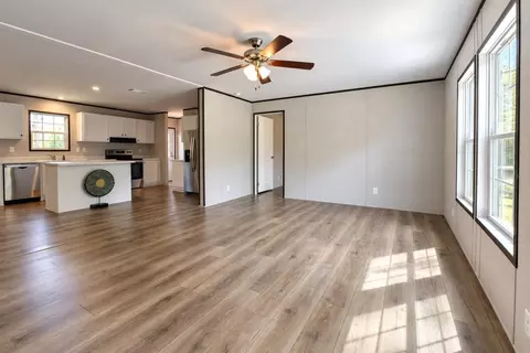 Living - 419 Lily Trl, Interlachen, FL 32148 photo 1 of 5