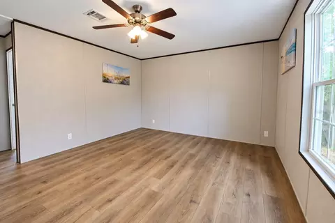 Living - 419 Lily Trl, Interlachen, FL 32148 photo 5 of 5