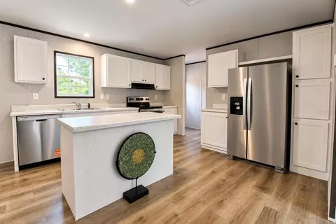 Kitchen - 419 Lily Trl, Interlachen, FL 32148 photo 1 of 5