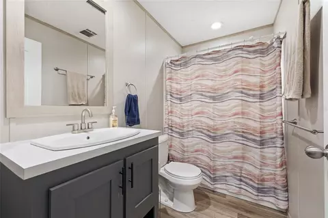 Bath - 9367 254th Ter, O Brien, FL 32071 photo 3 of 3