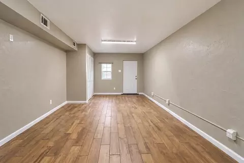 Living - 612 NW 101st St, Gainesville, FL 32607 photo 13 of 13