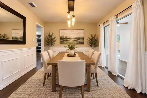 Dining - 612 NW 101st St, Gainesville, FL 32607 photo 1 of 2