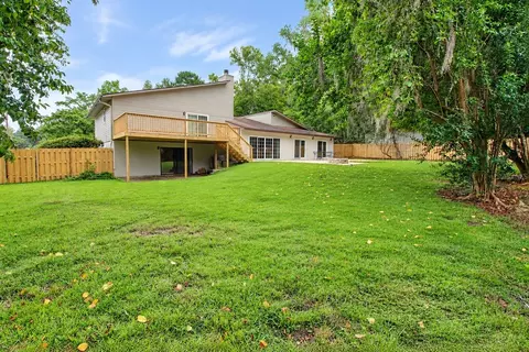 Exterior - 612 NW 101st St, Gainesville, FL 32607 photo 8 of 12