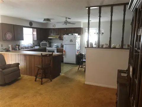 Kitchen - 313 Bahia Cir, Ocala, FL 34472 photo 2 of 2