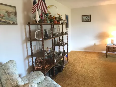 Living - 313 Bahia Cir, Ocala, FL 34472 photo 2 of 3