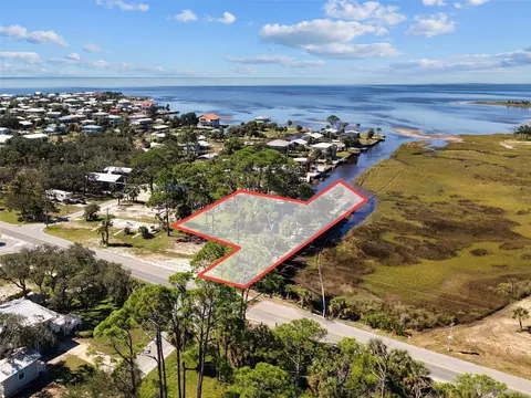 4 Main St, Horseshoe Beach, FL 32648