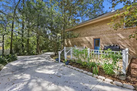 Exterior - 406 NW 28th Ter, Gainesville, FL 32607 photo 5 of 7