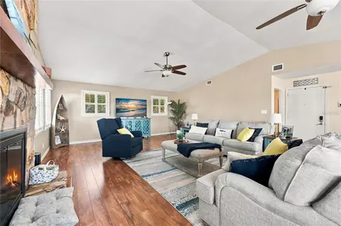 Living - 104 3rd St NW, Steinhatchee, FL 32359 photo 2 of 3