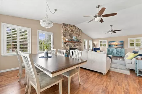 Dining - 104 3rd St NW, Steinhatchee, FL 32359 photo 1 of 2
