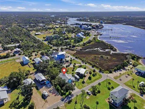 View/Area - 104 3rd St NW, Steinhatchee, FL 32359 photo 7 of 8