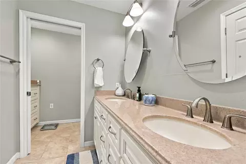 Bath - 104 3rd St NW, Steinhatchee, FL 32359 photo 2 of 5