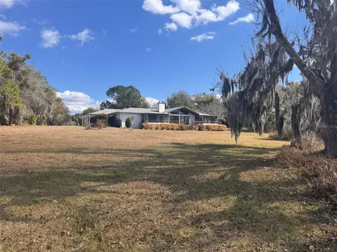 505 Buck Lake Ln, Geneva, FL 32732