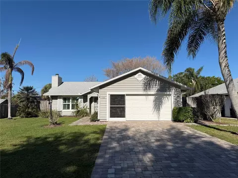 135 10th Ave, Vero Beach, FL 32962