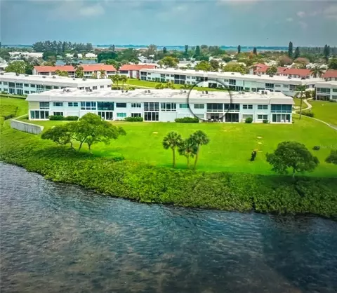 4785 Independence Dr #1, Bradenton, FL 34210