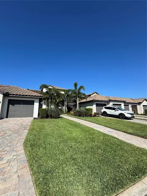 5664 Palmer Cir #106, Lakewood Ranch, FL 34211