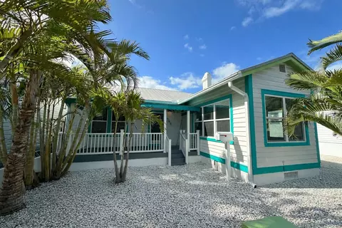 102 26th Ave, Saint Pete Beach, FL 33706