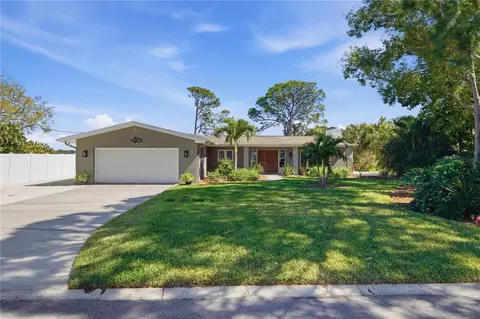 154 Carlyle Dr, Palm Harbor, FL 34683